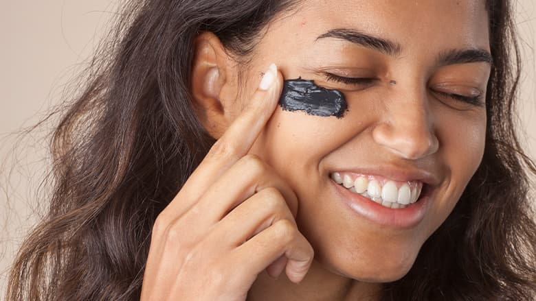 Activated Charcoal face mask benefits & how to use – Green People
