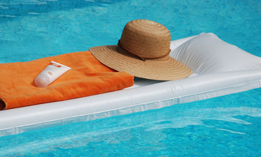 Waterproof sunscreen vs water-repellent sunscreen