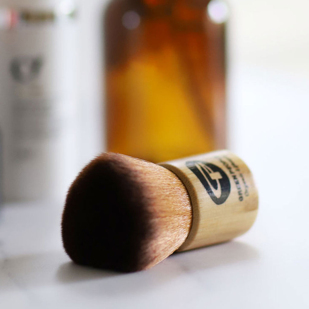 Kabuki Brush Natural, Vegan Make-Up Brush Green People UK